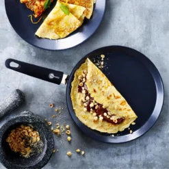 GreenPan Essentials Pannenkoekenpan 24cm - Zwart - Inductie - PFAS-vrij 17 GreenPan Essentials Pannenkoekenpan 24cm - Zwart - Inductie - PFAS-vrij -Keuken Pot Winkel 1200x1200 1017