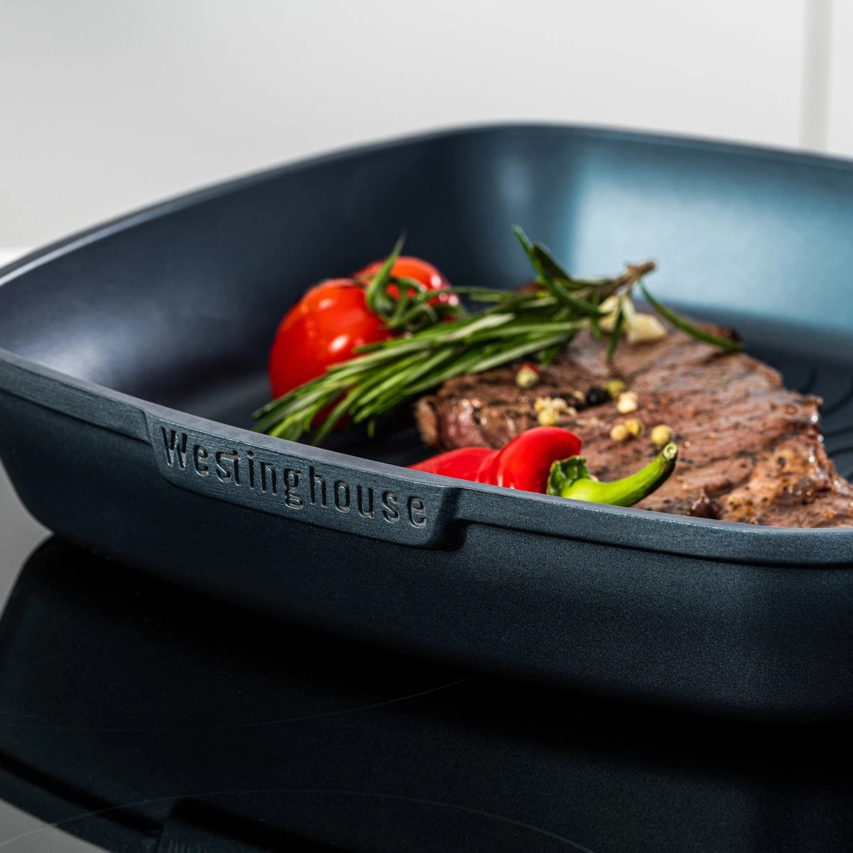 Westinghouse Performance Series - Grillpan Inductie 28cm - Luxe Grillpan - Blauw - Steakpan - Geschikt Voor Alle Warmtebronnen Inclusief Inductie En Ovenbestendig 3 Westinghouse Performance Series - Grillpan Inductie 28cm - Luxe Grillpan - Blauw - Steakpan - Geschikt Voor Alle Warmtebronnen Inclusief Inductie En Ovenbestendig - Afbeelding 3