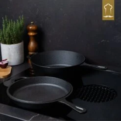 Chefarone Gietijzeren Pan - 2-in-1 Braadpan Inclusief Deksel - Geschikt Voor Alle Warmtebronnen -Keuken Pot Winkel 1200x1200 1209