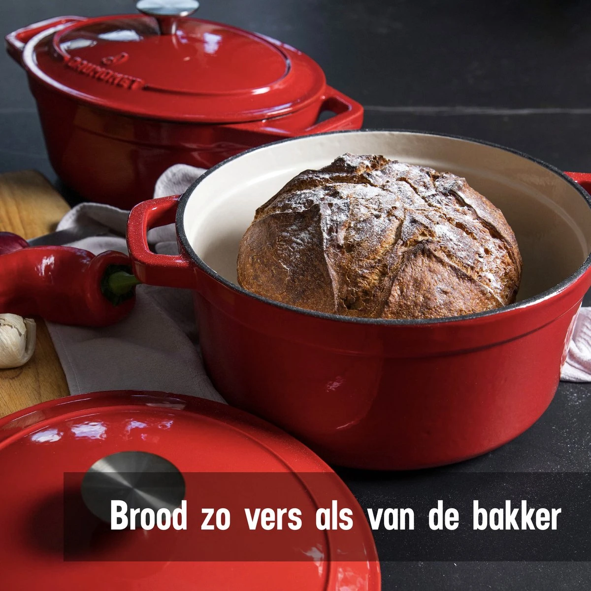 Daumonet Carême Rouge Gietijzeren Braadpan - Sudderpan Kersen Rood - Rond - Ø26 Cm - 4,4 Liter - PFAS & PFOA Vrij - Emaille - Geschikt Voor Alle Warmtebronnen - Elektrisch - Gas - Halogeen - Inductie - Keramisch - Vaatwasserbestendig 2 Daumonet Carême Rouge Gietijzeren Braadpan - Sudderpan Kersen Rood - Rond - Ø26 Cm - 4,4 Liter - PFAS & PFOA Vrij - Emaille - Geschikt Voor Alle Warmtebronnen - Elektrisch - Gas - Halogeen - Inductie - Keramisch - Vaatwasserbestendig - Afbeelding 2