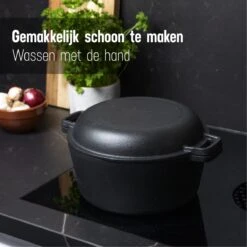 Daumonet Ducasse Gietijzeren Double Use Braadpan - Combi Sudderpan Zwart - 2-in-1 Bak- En Braadpan - PFAS & PFOA Vrij - Rond - Ø 26 Cm - 4,4 Liter - Emaille - Alle Warmtebronnen - Elektrisch - Gas - Halogeen - Inductie - Keramisch -Keuken Pot Winkel 1200x1200 1292