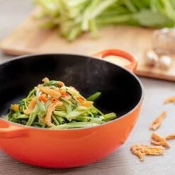 Le Creuset Wokpan / Balti Dish - Mat Zwart - ø 24 Cm / 2.7 Liter - Geëmailleerde Anti-aanbaklaag -Keuken Pot Winkel 1200x1200 253