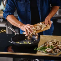 KitchenAid Hard Geanodiseerd Aluminium Koekenpannenset ø20+24+28cm - Zwart - Inductie -Keuken Pot Winkel 1200x1200 629