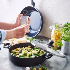 Greenpan Torino Keramische Hapjespan - 28 Cm - Met Glazen Deksel 35 Greenpan Torino Keramische Hapjespan - 28 Cm - Met Glazen Deksel -Keuken Pot Winkel 1200x1200 825