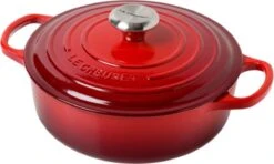 Le Creuset - Gietijzeren - Lage Braadpan - 24cm - Kersenrood 35 Le Creuset - Gietijzeren - Lage Braadpan - 24cm - Kersenrood -Keuken Pot Winkel 1200x719 2