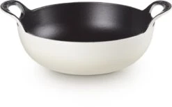 Le Creuset Gietijzeren Balti-pan In Meringue 24 Cm 2,7l -Keuken Pot Winkel 1200x747 1