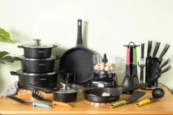 Swiss Pro+ - SWP41D22 - Pannenset 41 Delig - Foodprocessor - Messenblok 8 Delig - Kookgerei Set Met Houder 7 Delig - Starters Pakket - 2022 Serie - Limited Edition -uitzet -Keuken Pot Winkel 1200x799 86