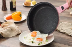 Swiss Pro+ | Set 14 Delige Pannenset | Inductie - Pannensets - Glazen Deksel - Met Afneembare Handgreep - Marmeren Interieur -PFAS-vrij | Pink -Keuken Pot Winkel 1200x799 93