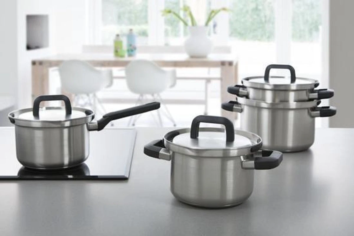 BK Flow Cool Pannenset - 4-delig – RVS Deksels - Veilig Afgietsysteem - Geschikt Voor Alle Warmtebronnen 18 BK Flow Cool Pannenset - 4-delig – RVS Deksels - Veilig Afgietsysteem - Geschikt Voor Alle Warmtebronnen - Afbeelding 18