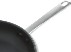 BK Allround Hapjespan Ø 28 Cm - Met Glazen Deksel - Inductie - PFAS-vrij 8 BK Allround Hapjespan Ø 28 Cm - Met Glazen Deksel - Inductie - PFAS-vrij -Keuken Pot Winkel 1200x882 9