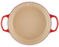 Le Creuset - Gietijzeren - Lage Braadpan - 24cm - Kersenrood 23 Le Creuset - Gietijzeren - Lage Braadpan - 24cm - Kersenrood -Keuken Pot Winkel 1200x969 6