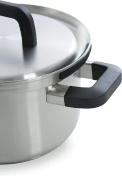 BK Flow Cool Pannenset - 4-delig – RVS Deksels - Veilig Afgietsysteem - Geschikt Voor Alle Warmtebronnen 27 BK Flow Cool Pannenset - 4-delig – RVS Deksels - Veilig Afgietsysteem - Geschikt Voor Alle Warmtebronnen -Keuken Pot Winkel 838x1200